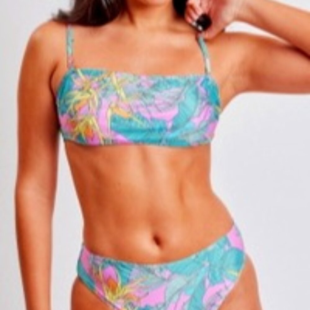 NWT Women's Girls Small Seas The Day YMI 2 Piece Bandeau Bikini. Size is…